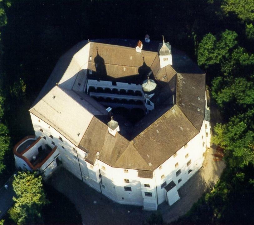 Hotel Schloss Amerang 外观 照片